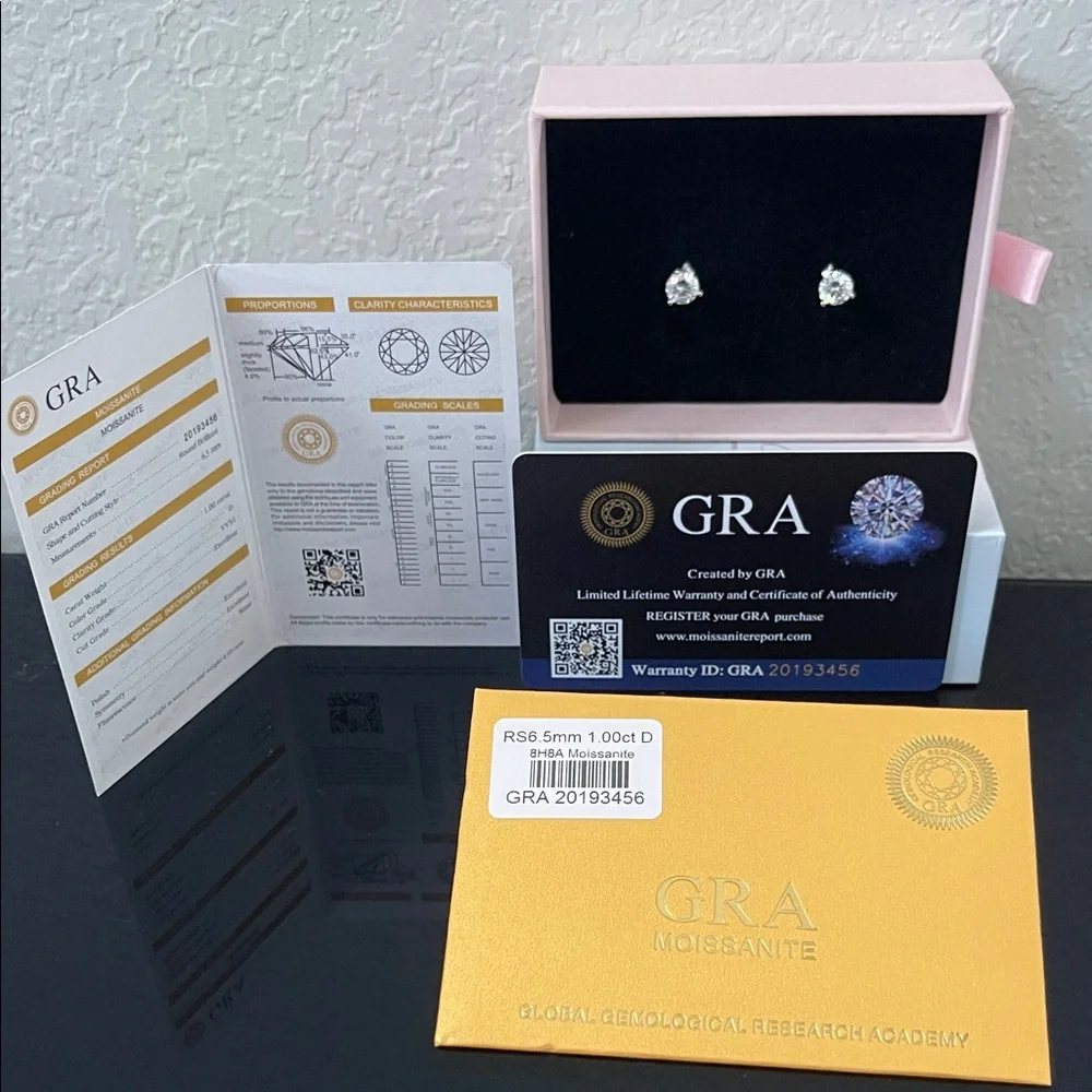 💎1.0Ctw Moissanite 3 Prongs Stud Earrings with GRA Certificate - Picture 3 of 10